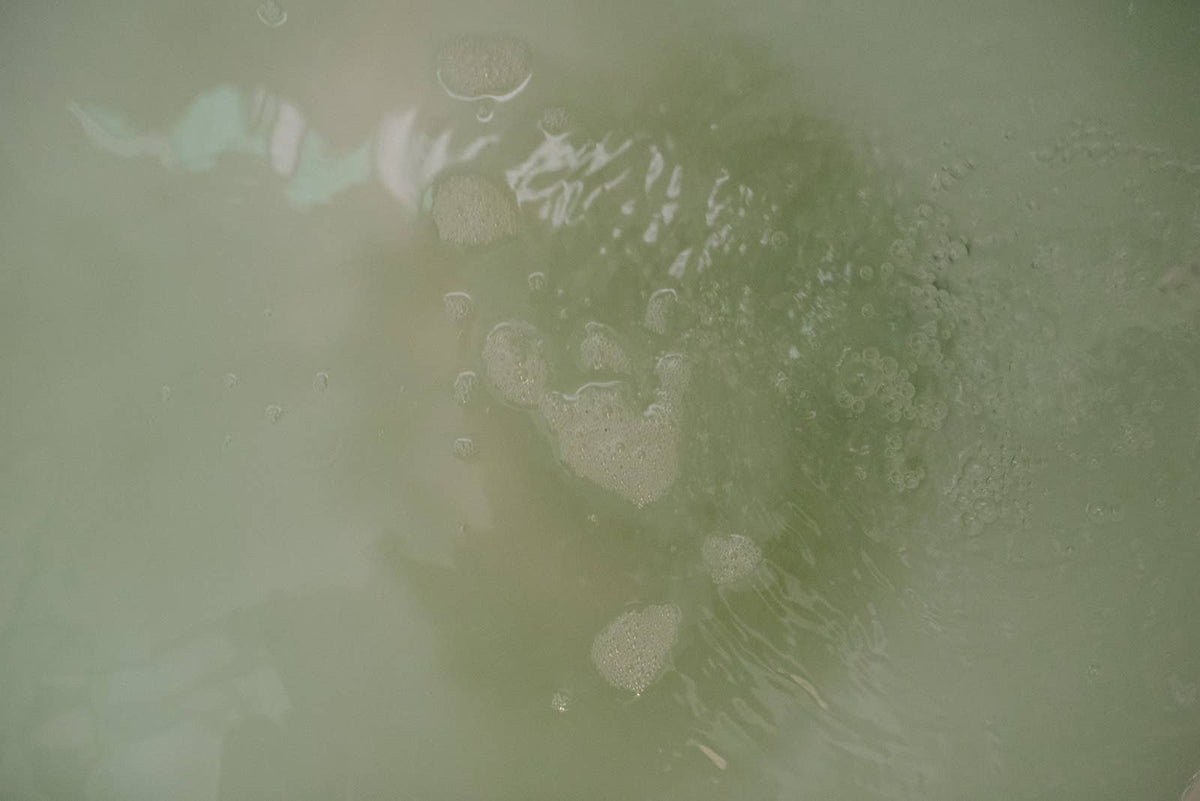 Eucalyptus Mineral Bath – Refreshing Botanical Soak