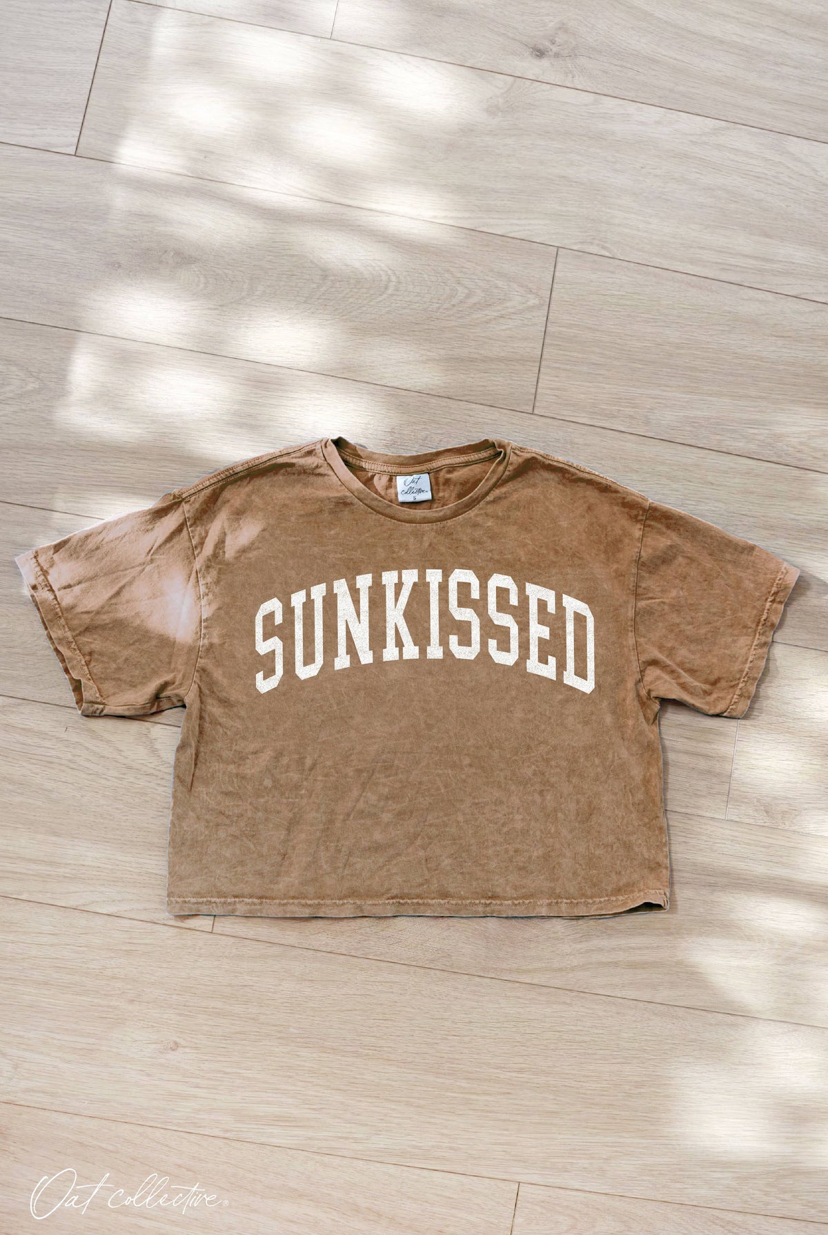 SUNKISSED Cropped Mineral Graphic Top Color : TOAST