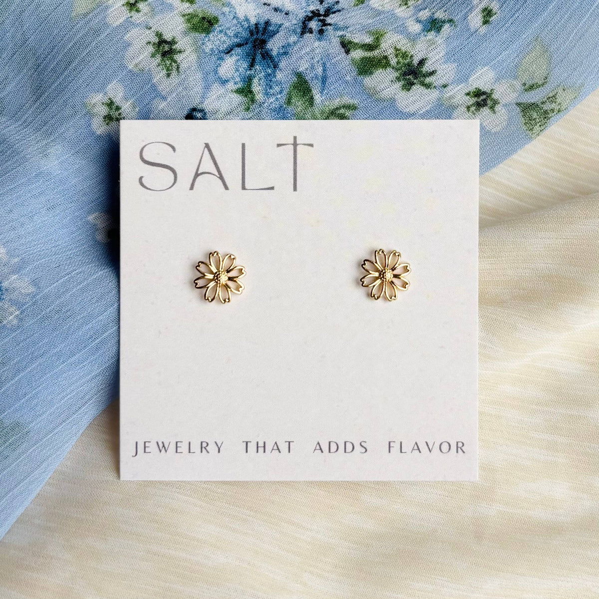 DAISY OUTLINE STUDS | gold | dainty flower post earrings