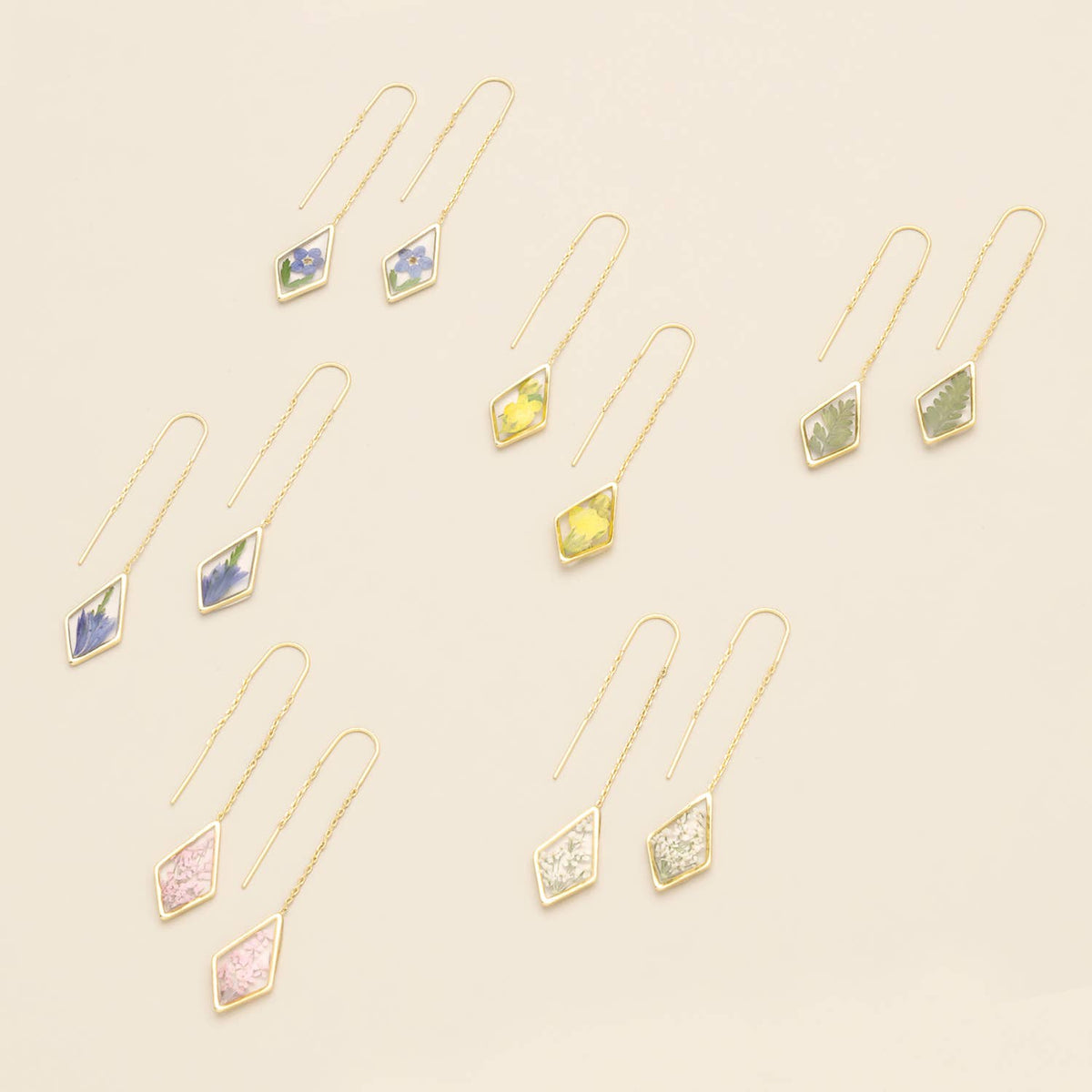 Pressed Flower Thread Earring - White Lace Flower/Gold